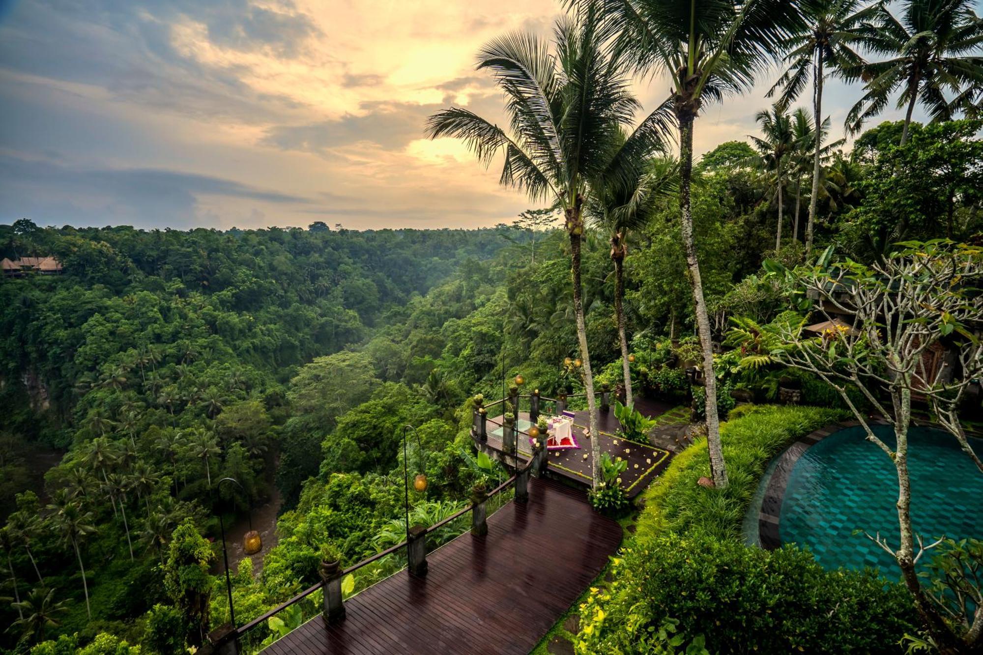 2 Resorts in Kedewatan That Deliver on the Valley Views