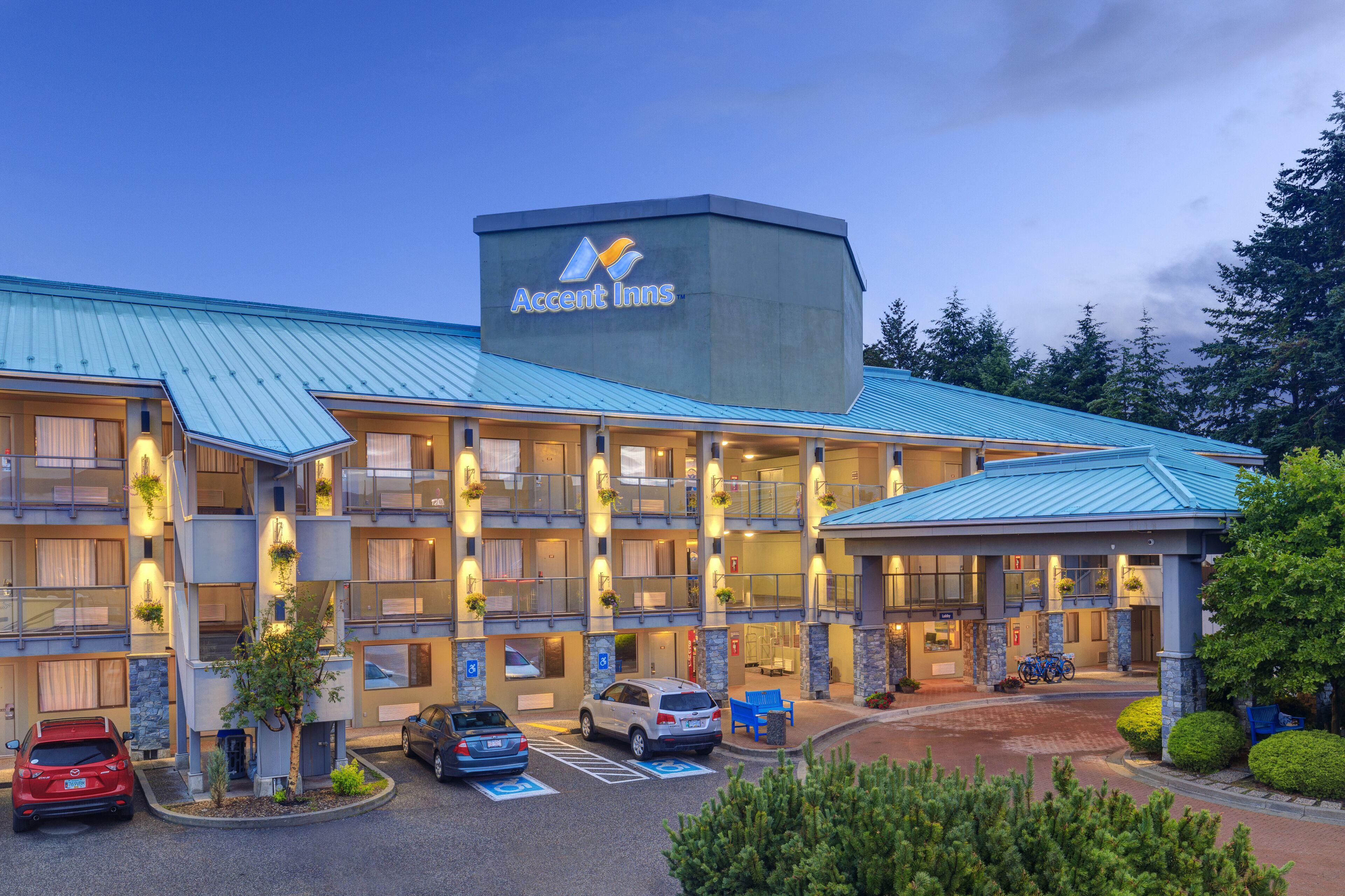2 Central Hotels in Downtown Kelowna That Stand Out
