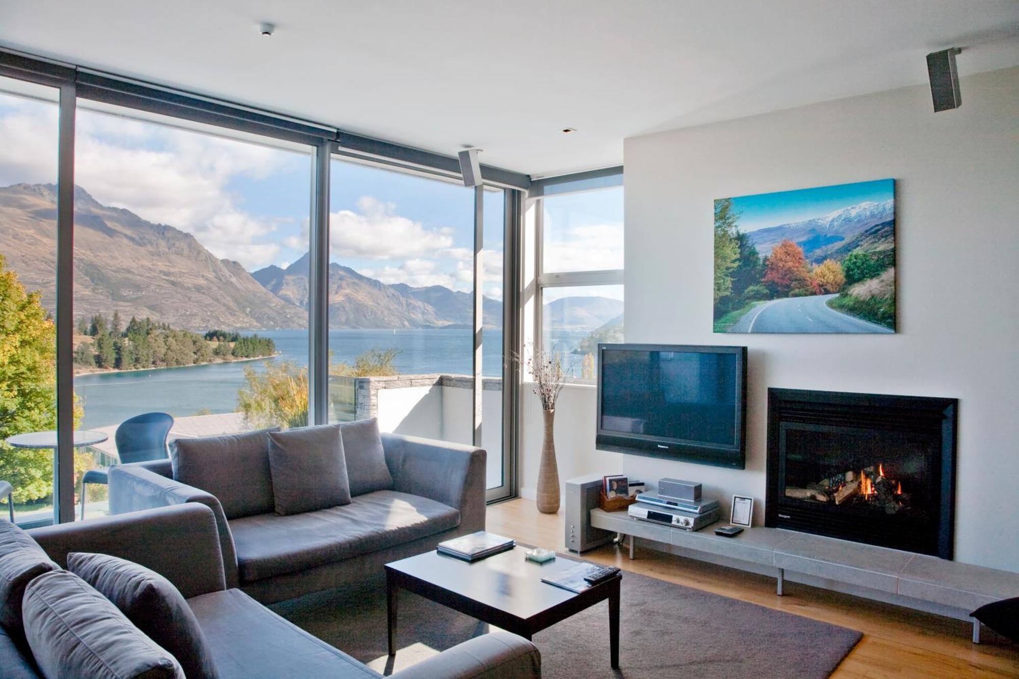 4 Central Queenstown Hotels Near Remarkables Park Worth Booking
