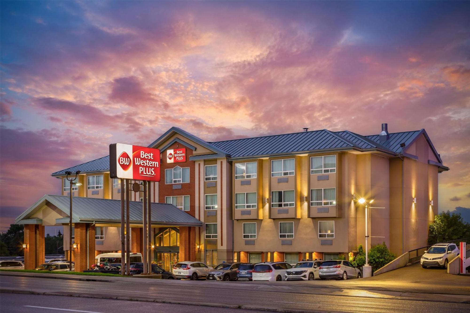 2 Business Hotels Near Heritage Park That Deliver Downtown Access