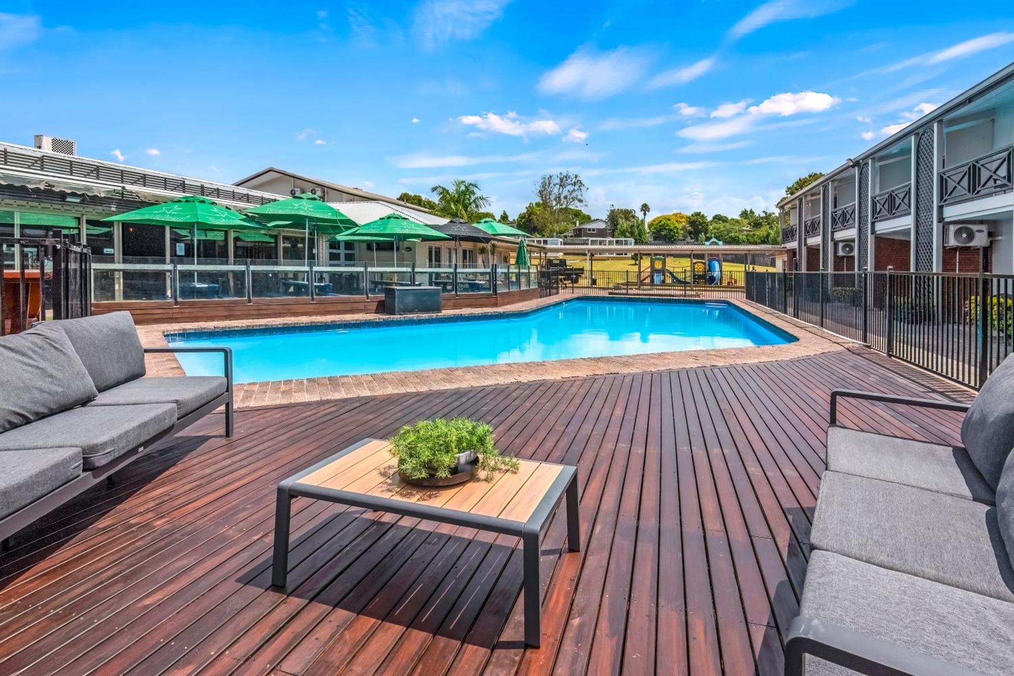 2 Smart 4-Star Hotels in North Shore Worth Booking