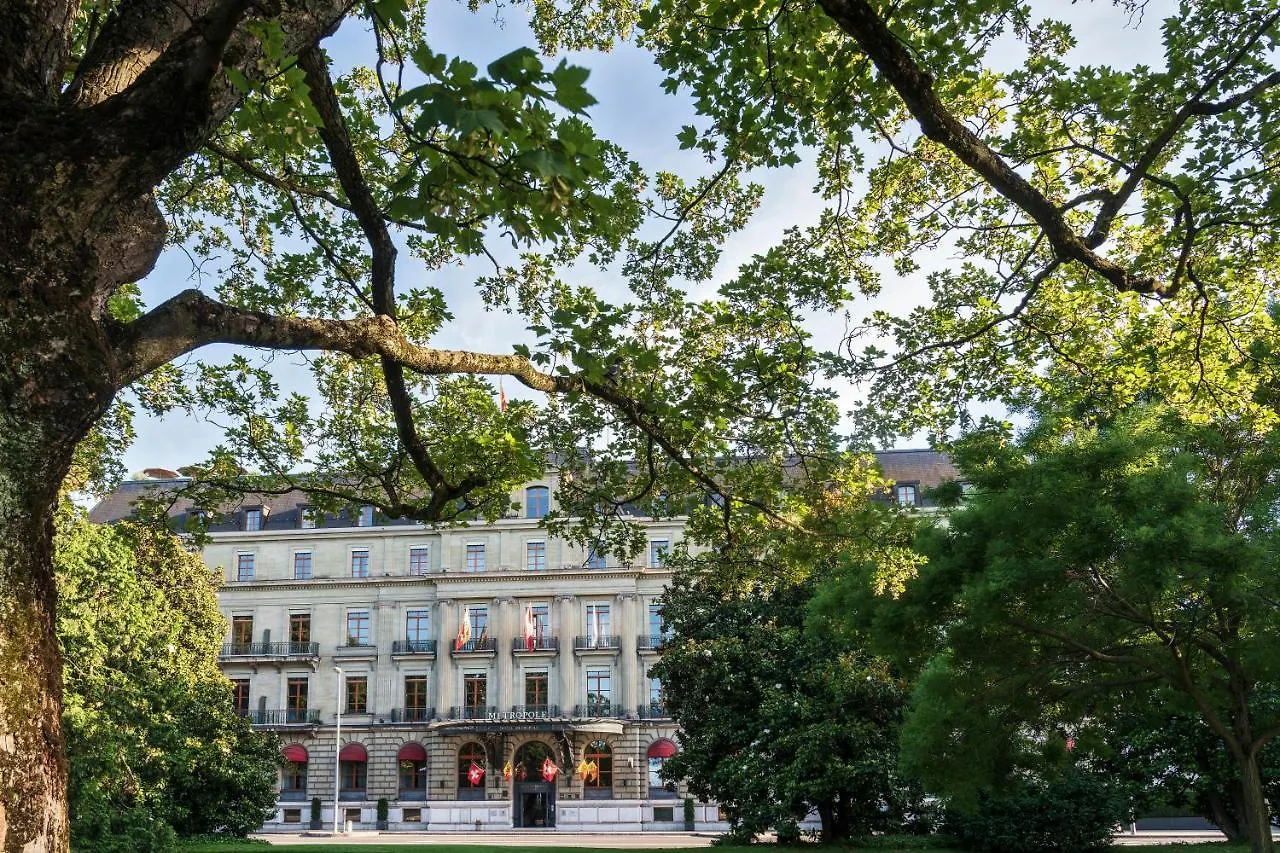 Where to Stay in Downtown Geneva: 2 Family Hotels Worth Booking