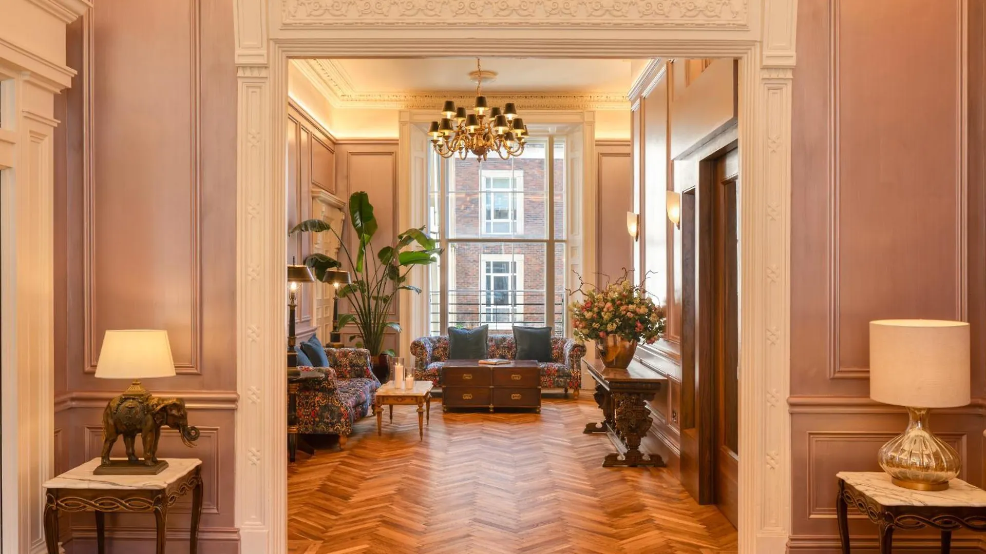 6 Central Hotels In St. Stephen's Green Worth Booking