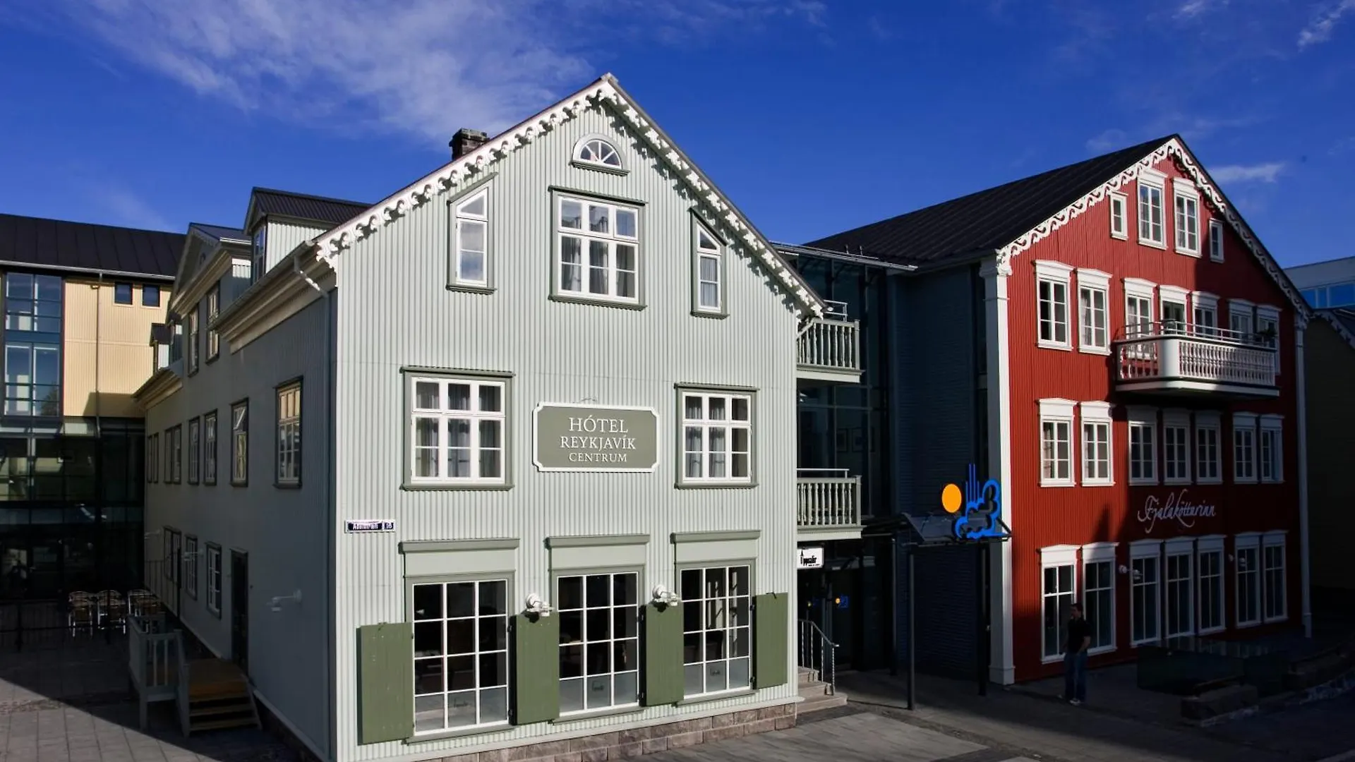 Staying In Reykjavík 101: 2 Íslandshótel Hotels Compared