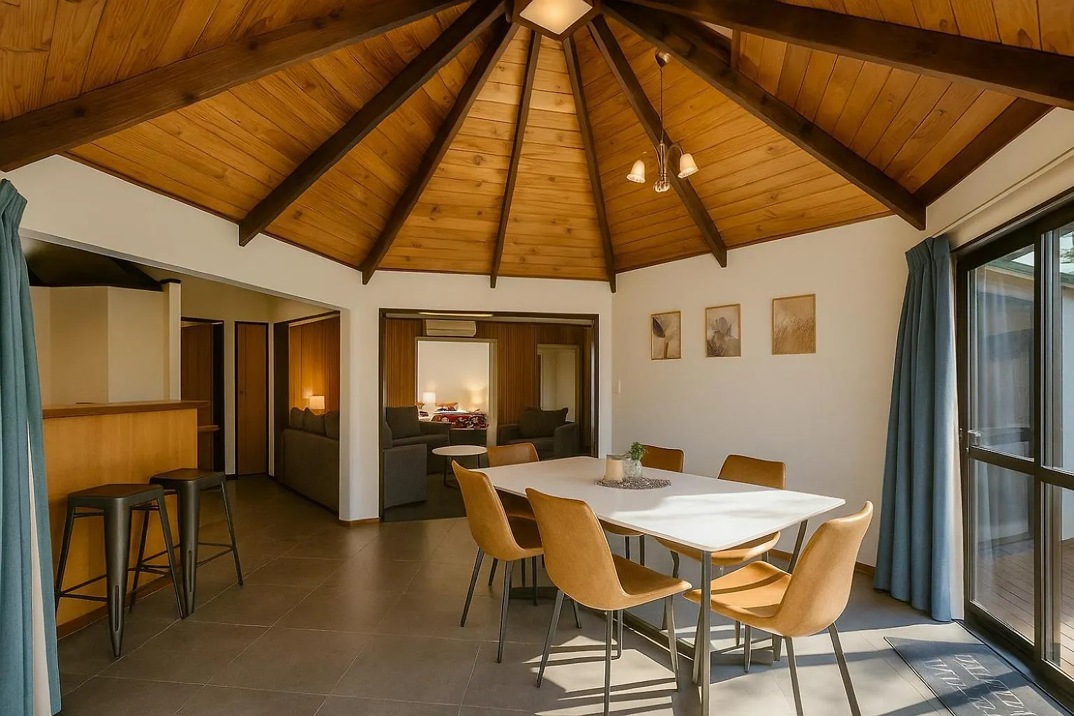 3 Airport Hotels in Fenton Street That Deliver