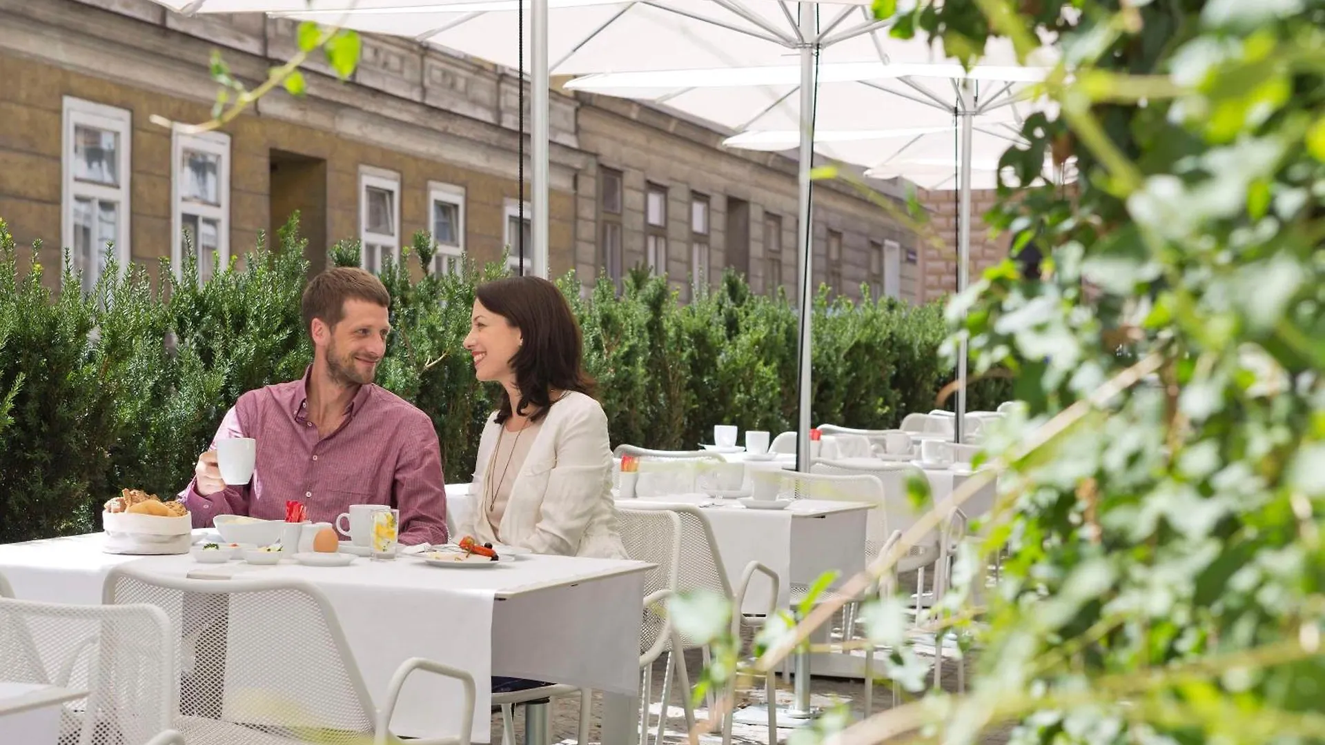 2 Central Hotels in Oud-West, Amsterdam for Smarter Stays