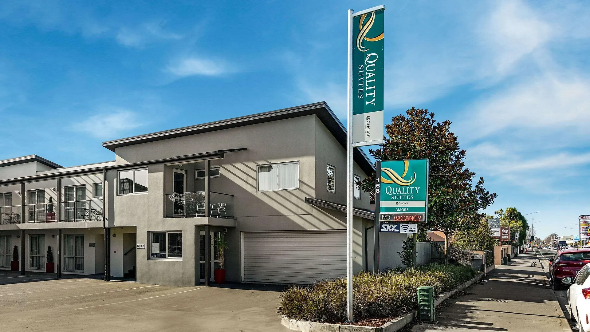 Staying In Riccarton: 2 Airport Hotels Compared