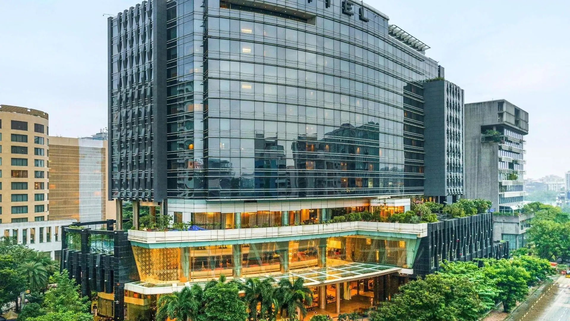 2 Airport Hotels in Bandra Kurla Complex That Deliver