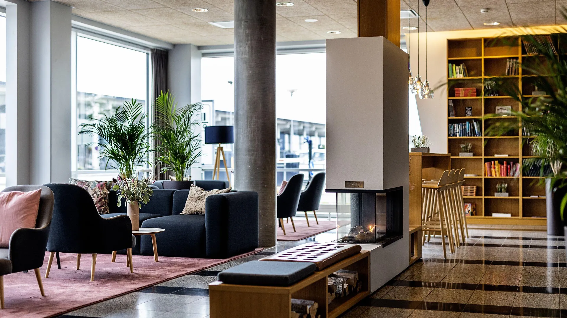 Staying Near Capella Play: 2 Family Hotels Compared