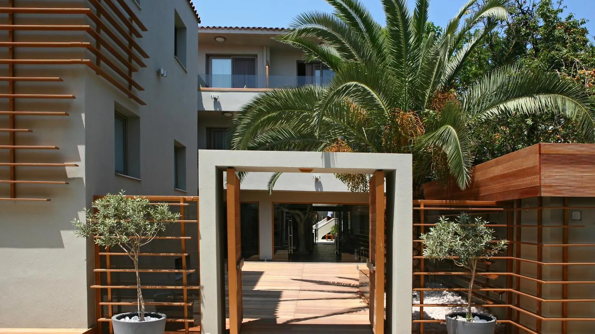 4 Central Skiathos Town Hotels for Reaching Banana Beach