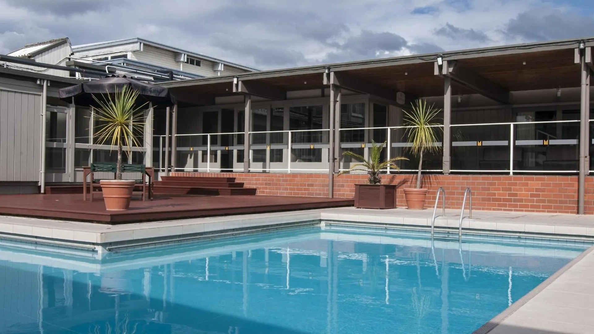 2 Reliable 4-Star Hotels on Fenton Street Worth Booking
