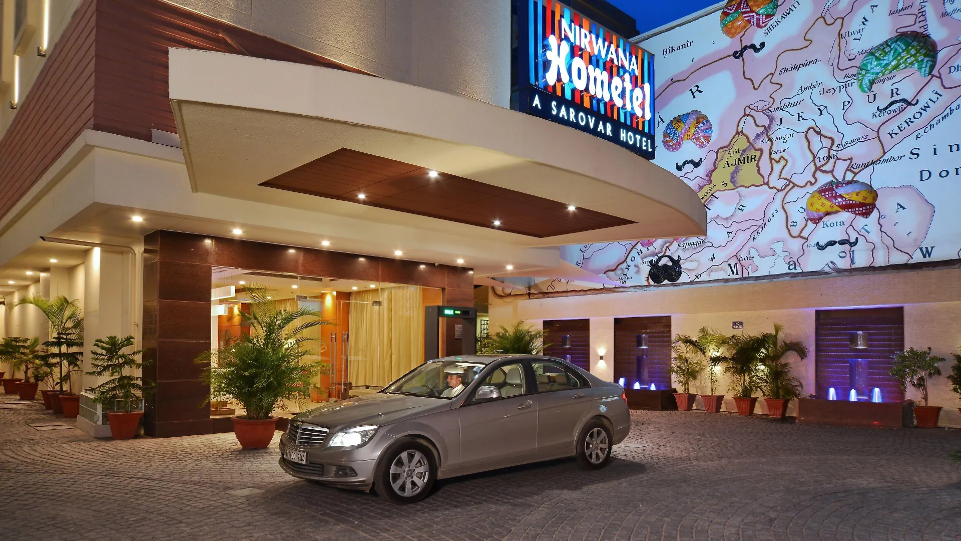 6 Best Central Hotels in Bani Park Worth Booking