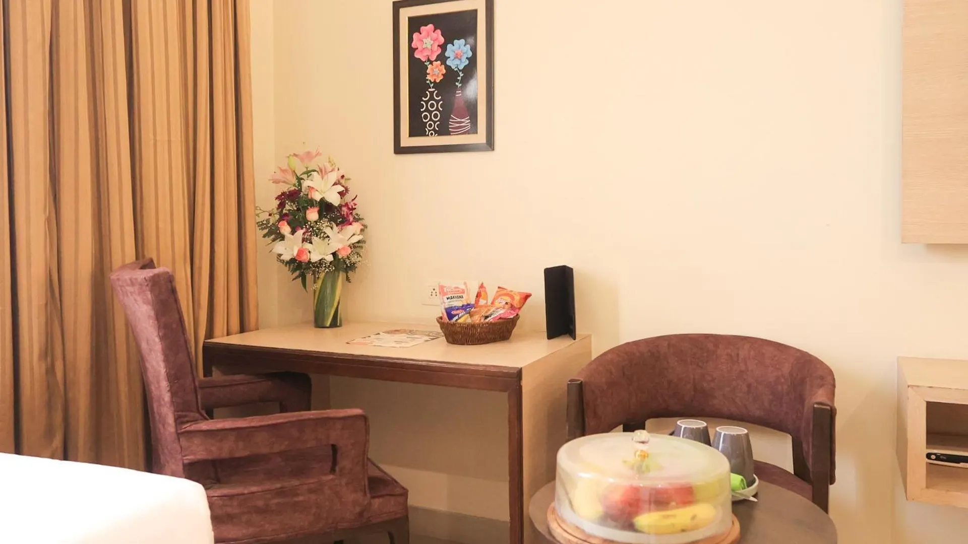 Staying Near Durgiana Temple: 12 Business Hotels Compared