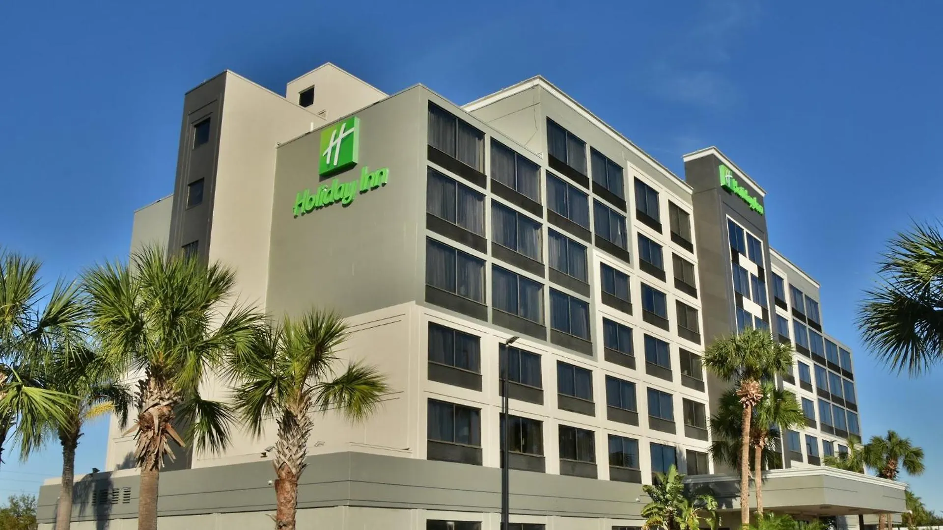15 Top-Rated Holiday Inn Hotels Across the United States