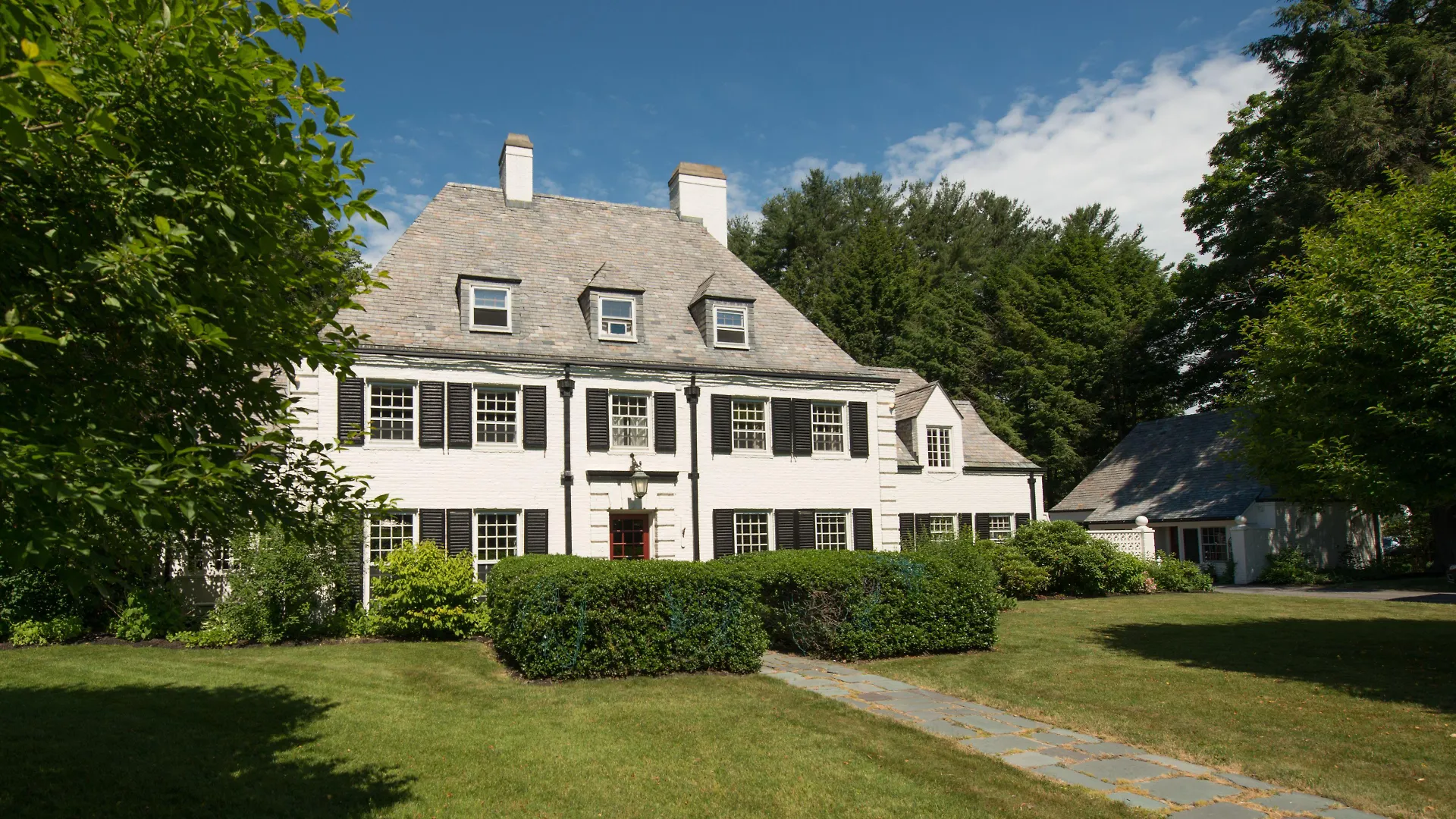 Staying In New England: 15 Four-Star Hotels Compared