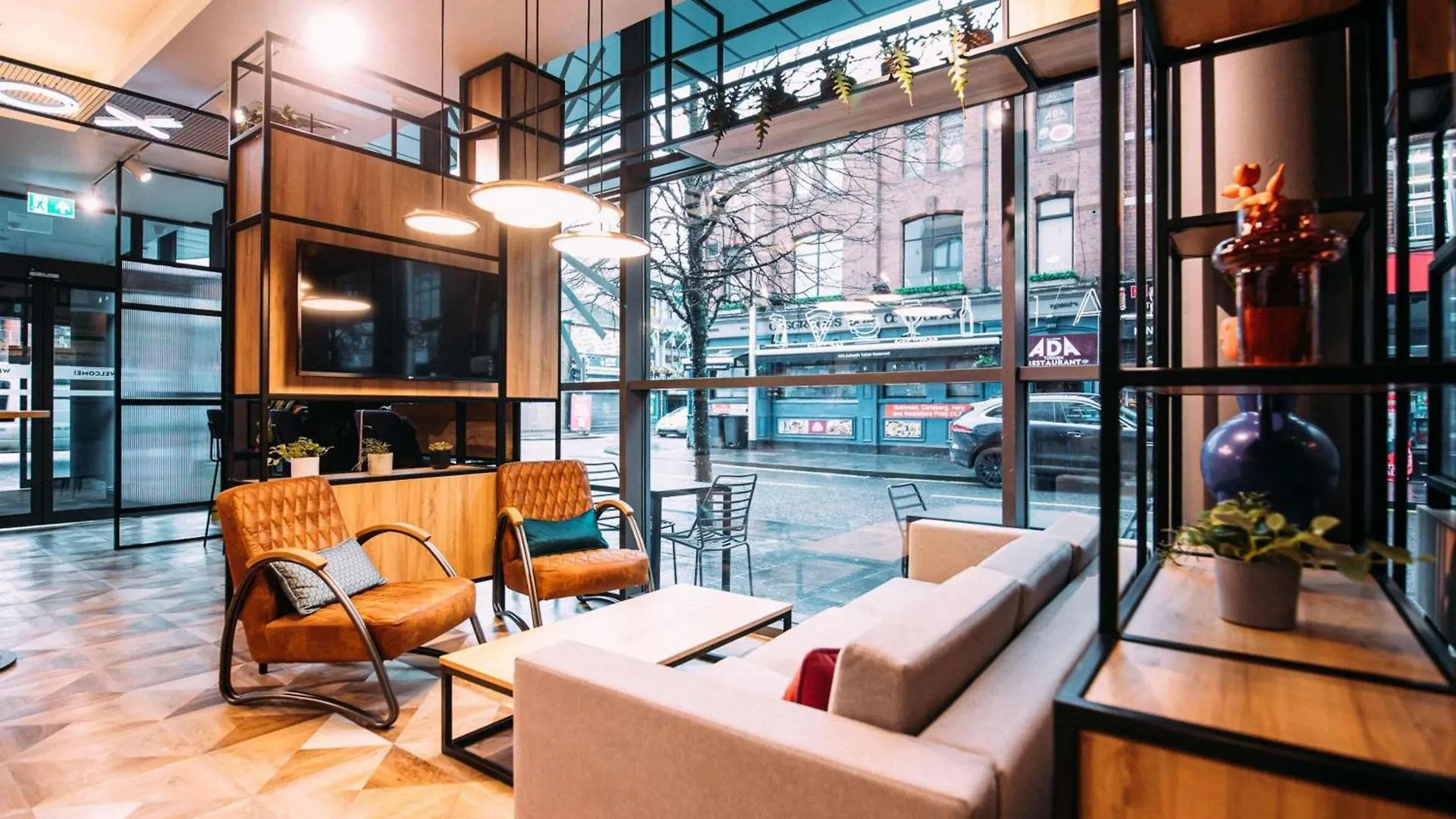 8 Central Hotels in Cathedral Quarter That Deliver