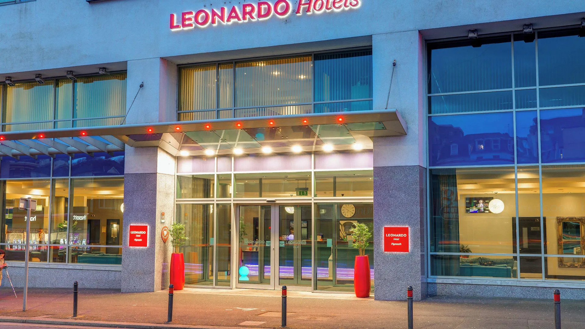 4 Central Hotels Near Crownhill Fort That Deliver