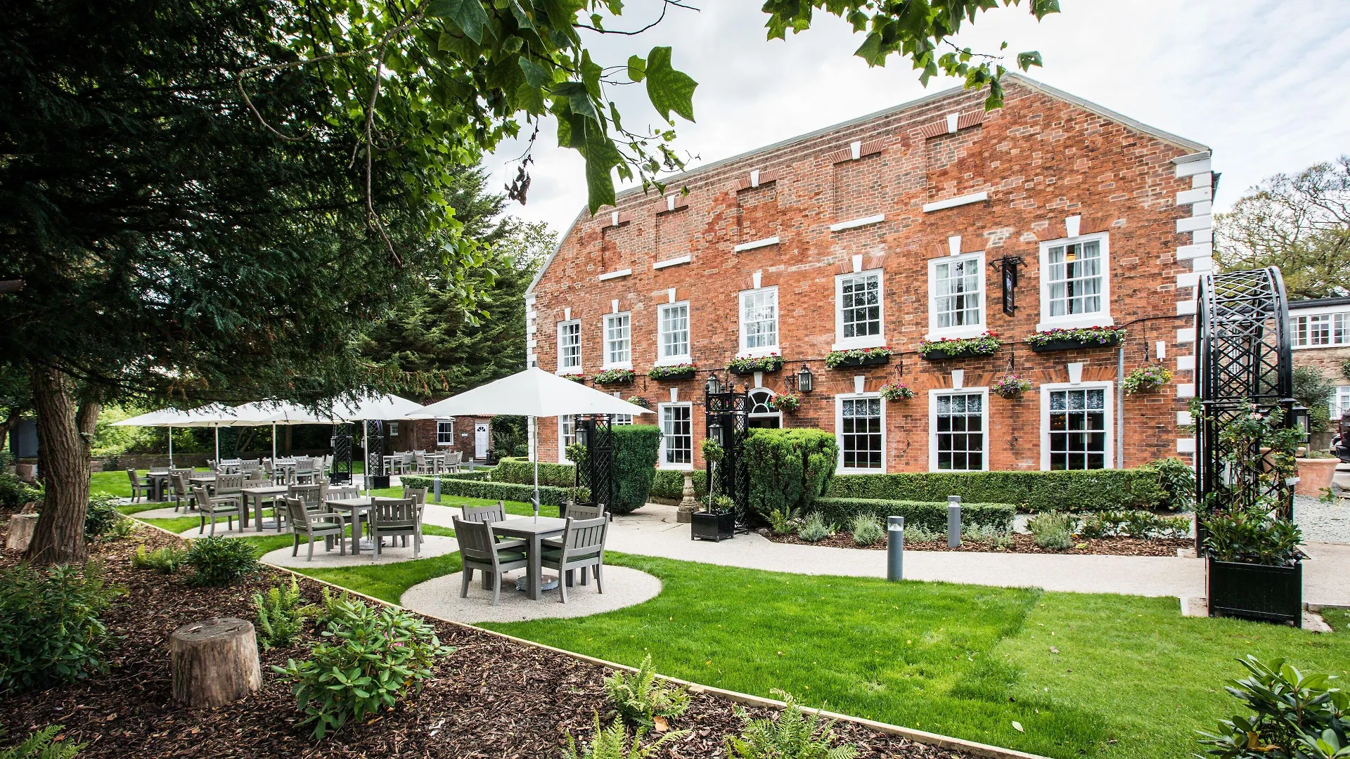 5 Family Hotels Near Knaresborough Castle Worth Booking