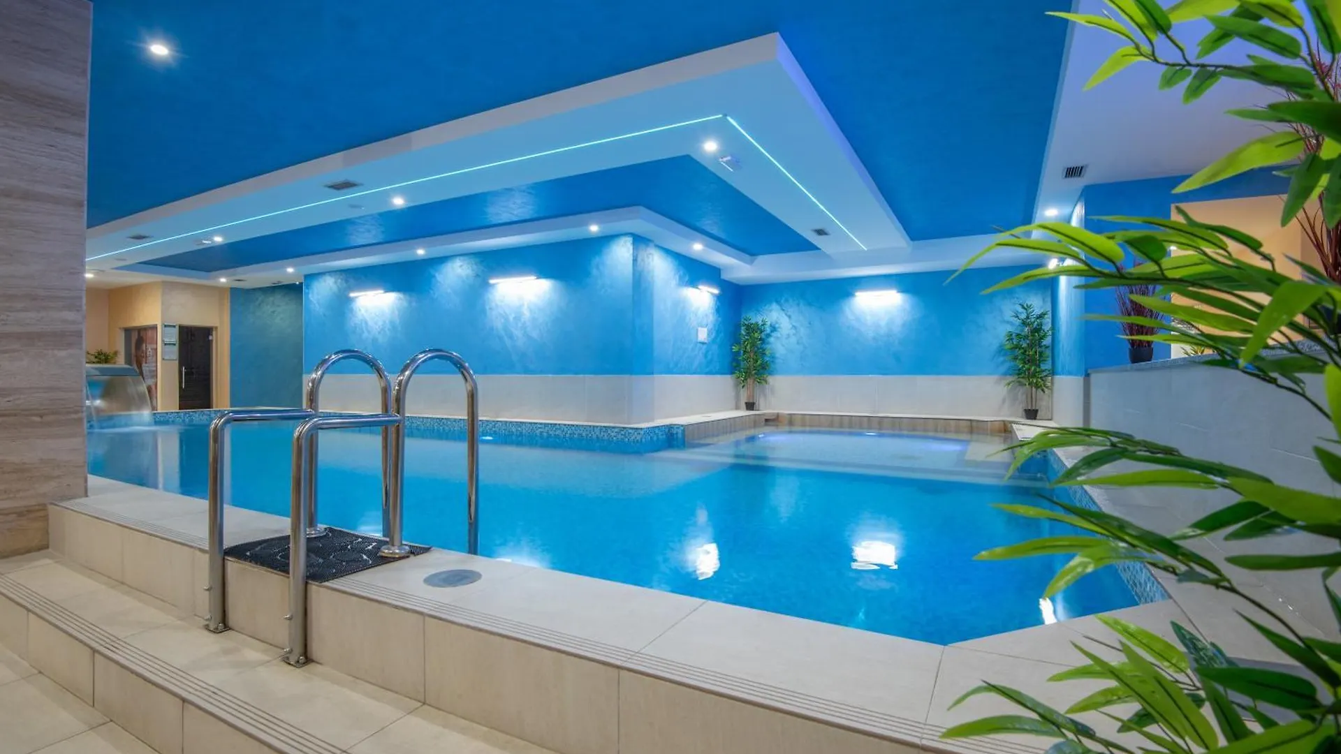 6 Family-Friendly Hotels Near Tornik Ski Centre for Ski Trips