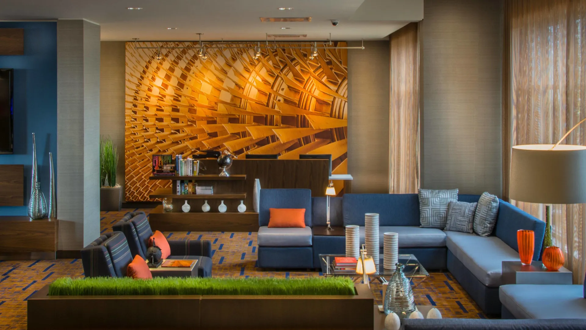 2 Courtyard by Marriott Hotels in Canada West That Deliver