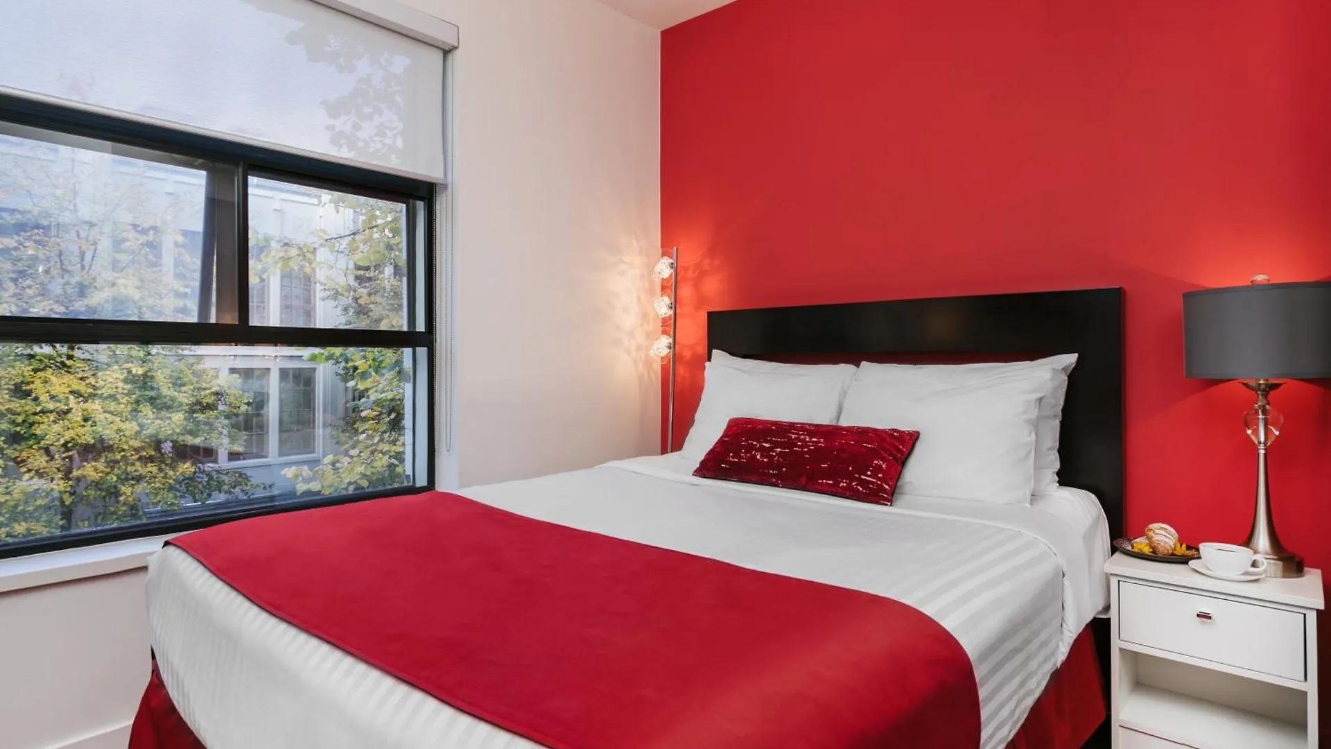 2 Boutique Hotels in Downtown Vancouver for Smarter Stays