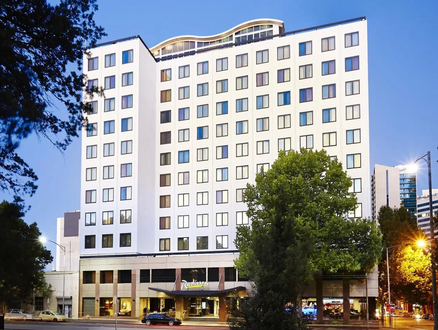 Staying In Melbourne CBD: 5 Family Hotels Compared