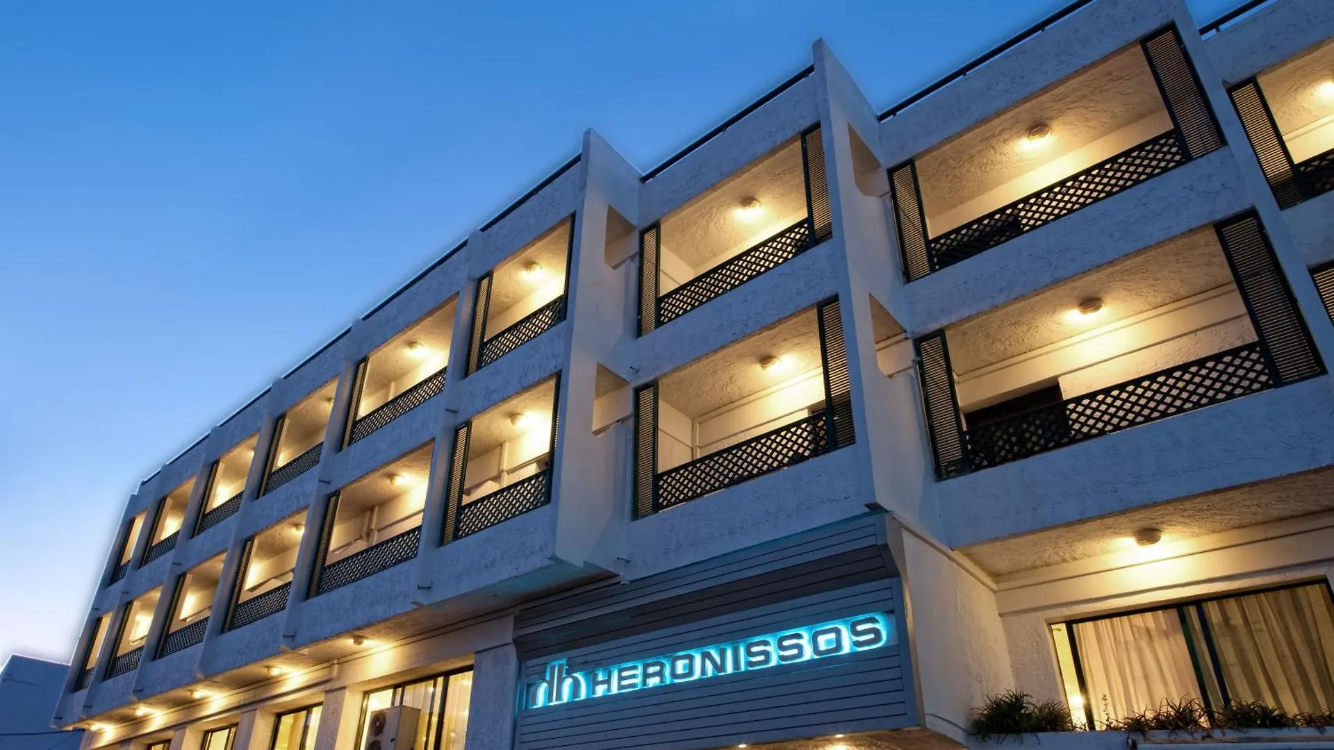 Staying In Limenas Hersonissou: 4 Family Hotels Compared