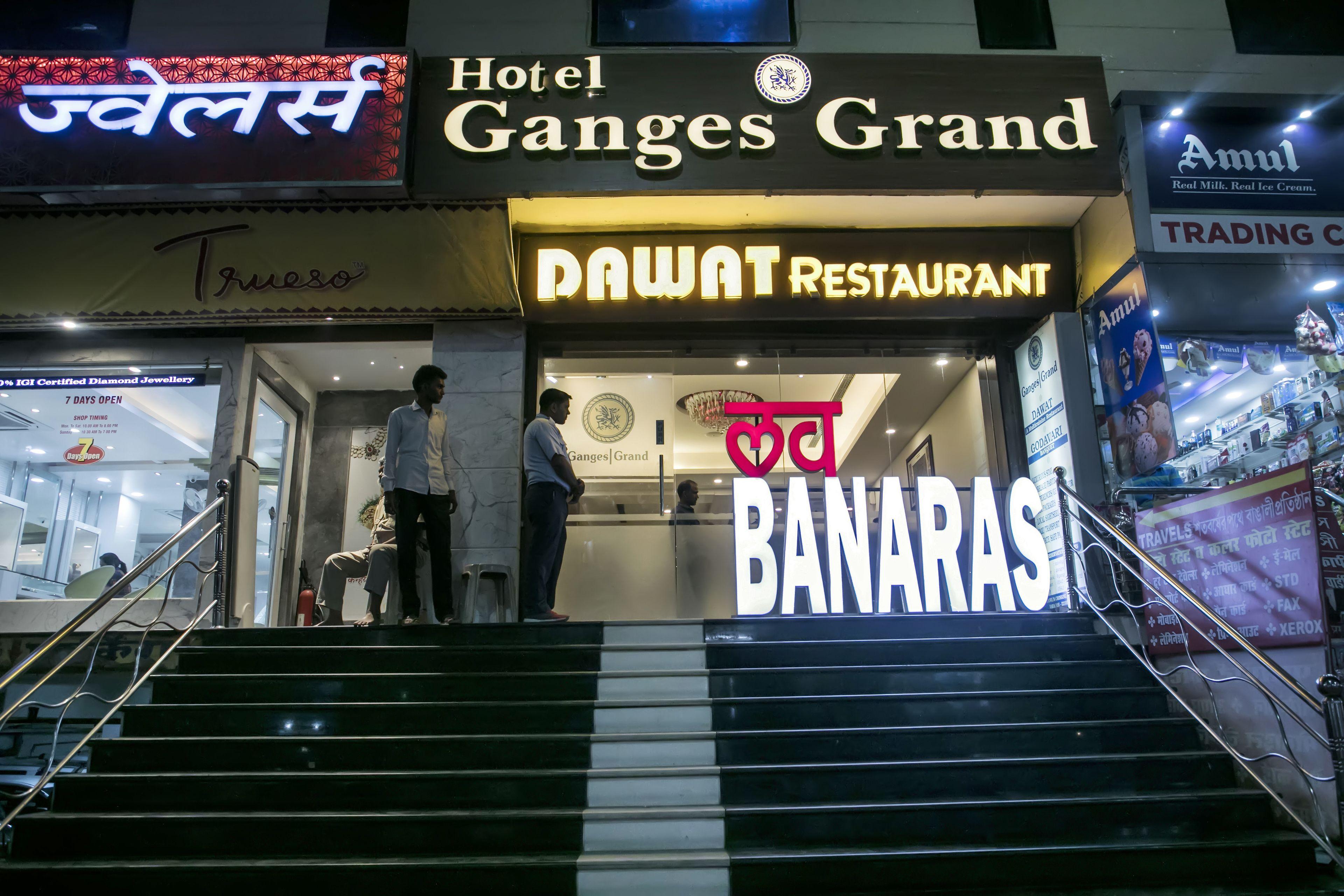 Staying Near Manikarnika Ghat: 15 Business Hotels Compared