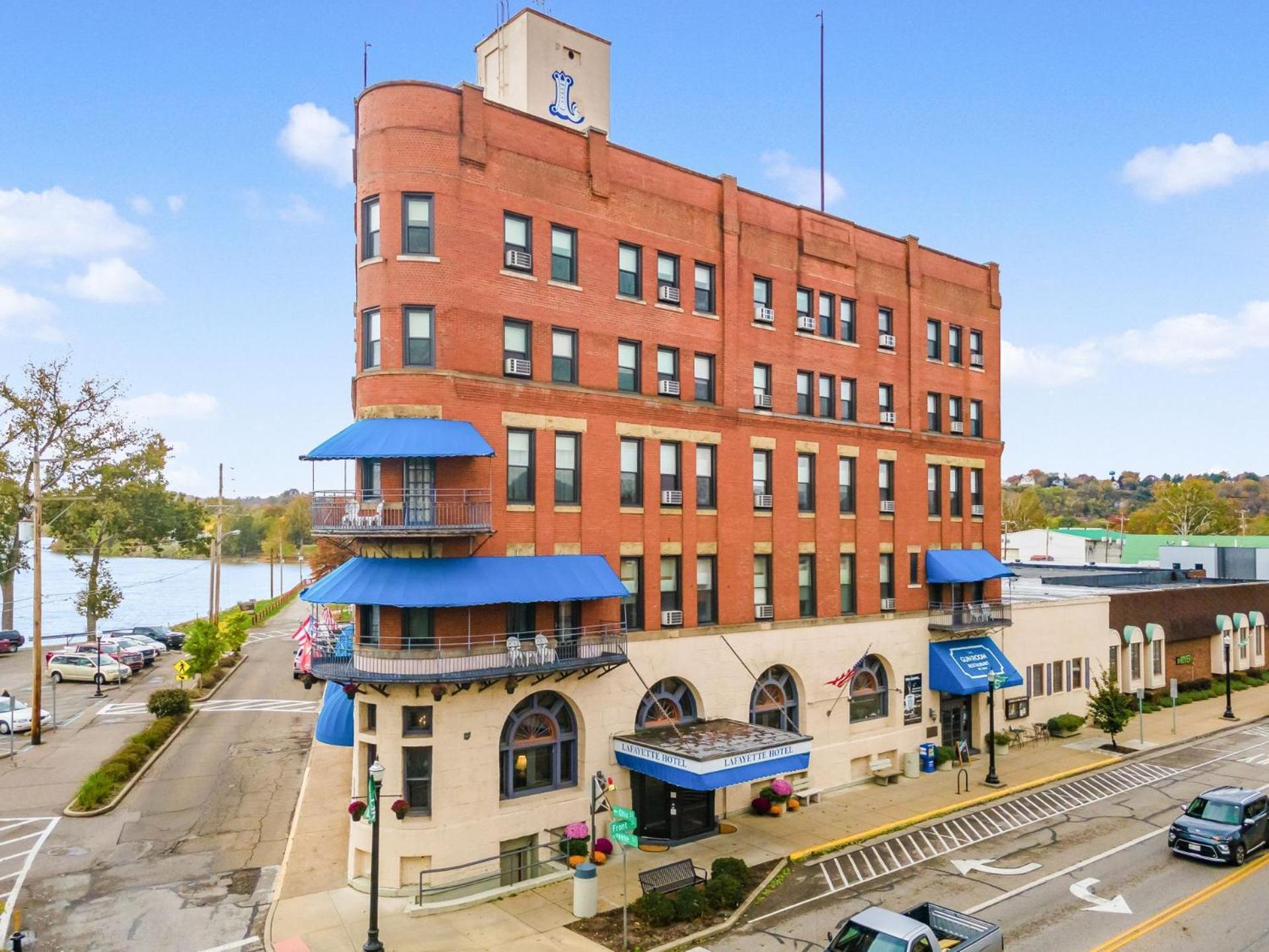 15 Smart Beach Hotels In The Midwest Worth Booking