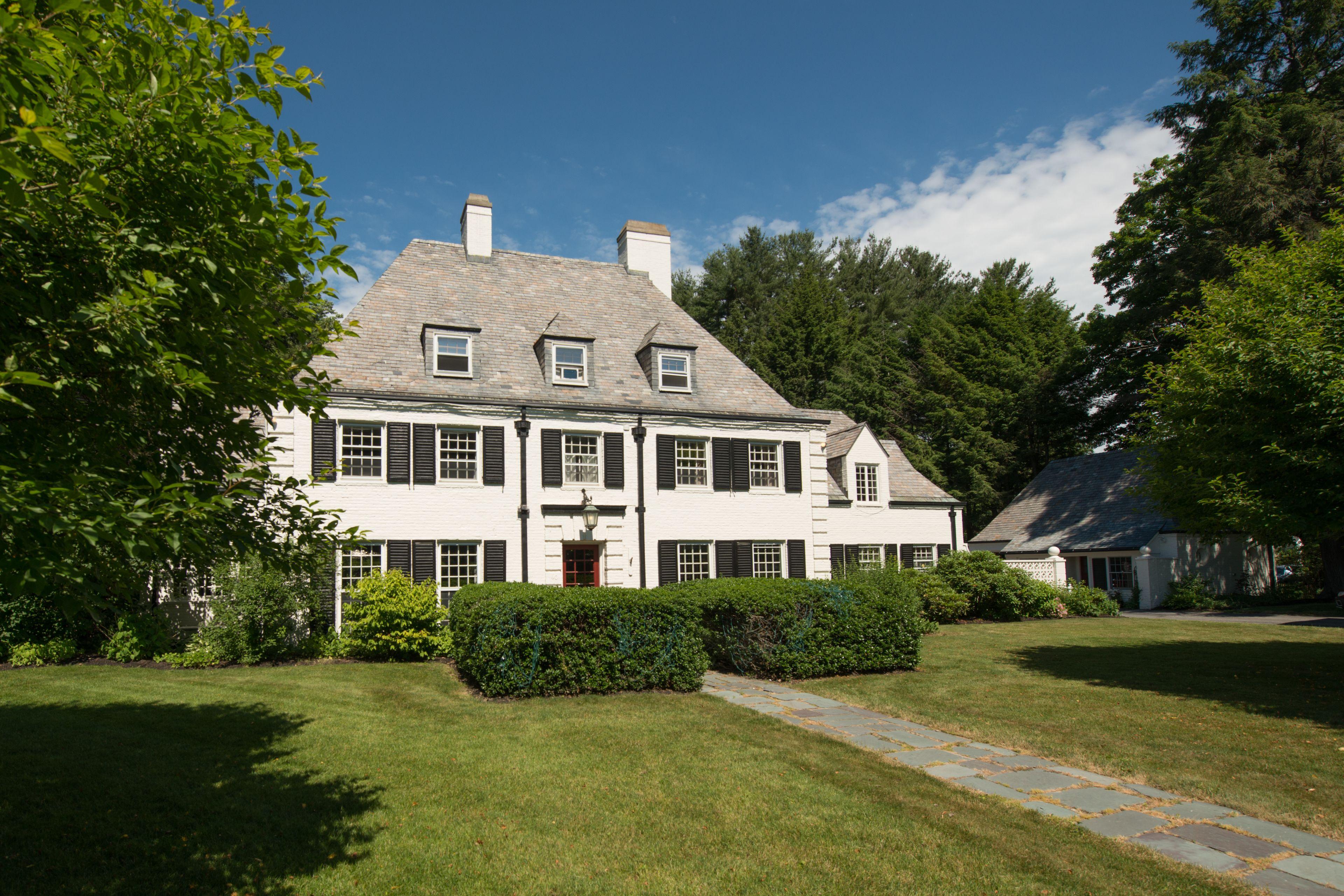 Staying In New England: 15 Four-Star Hotels Compared