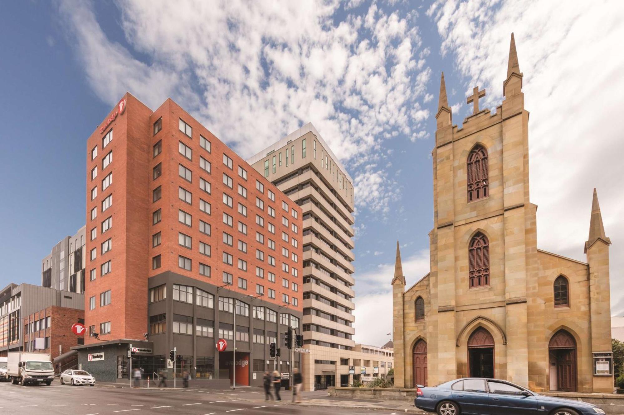 Staying in Hobart CBD: 9 Family Hotels Compared