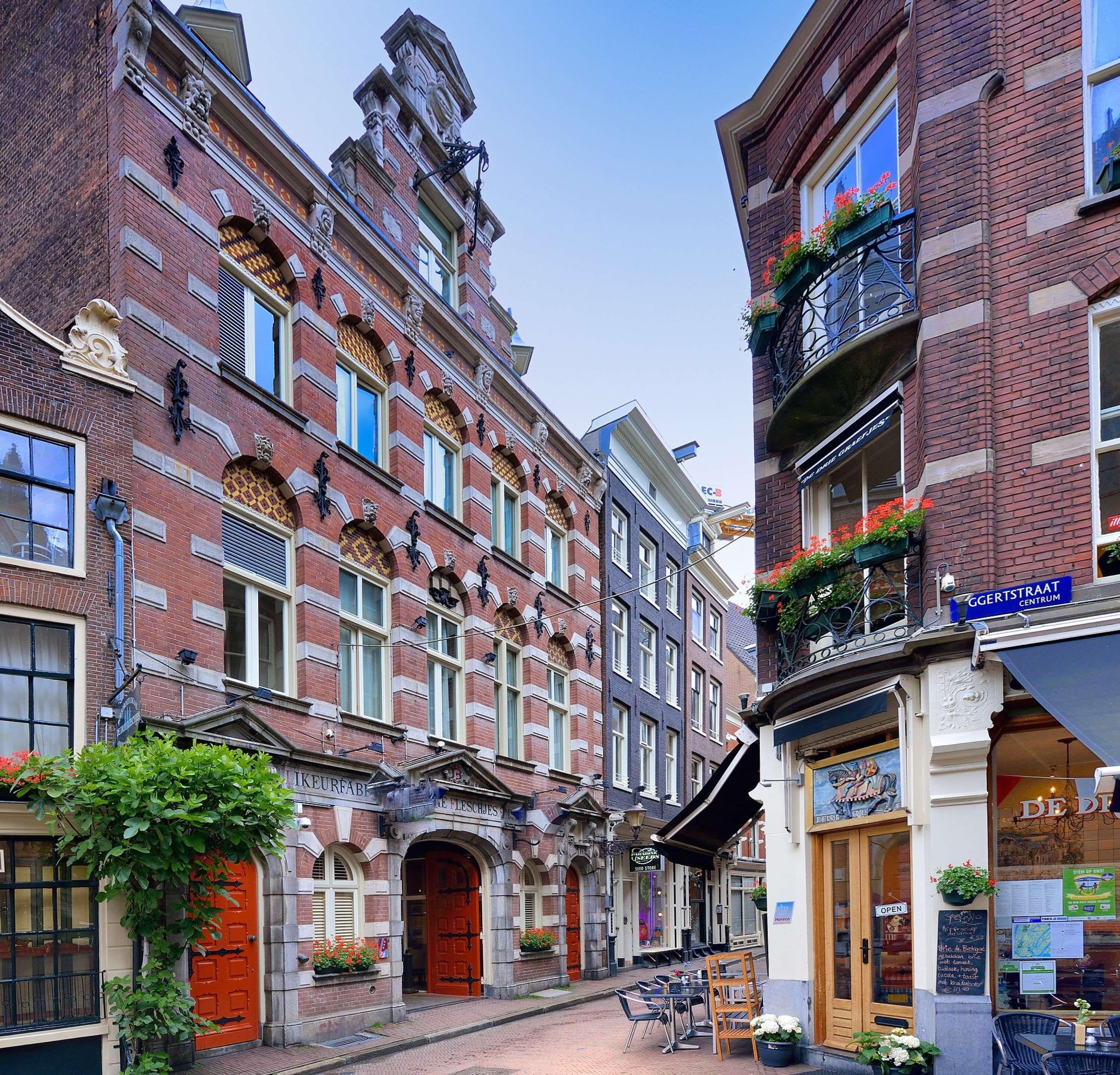 10 Central Hotels in Oude Centrum for Effortless Amsterdam Travel